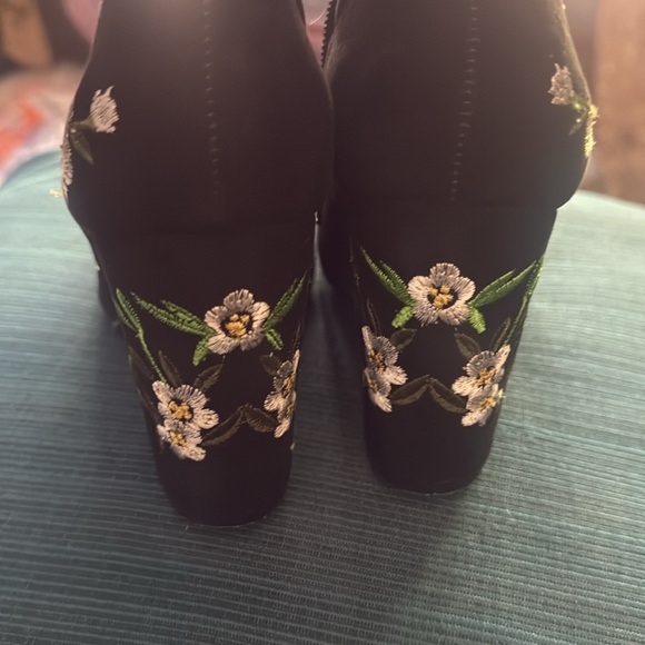 Forever 21 booties - Picture 4 of 6